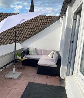 schöne Stadtwohnung mit Terrasse