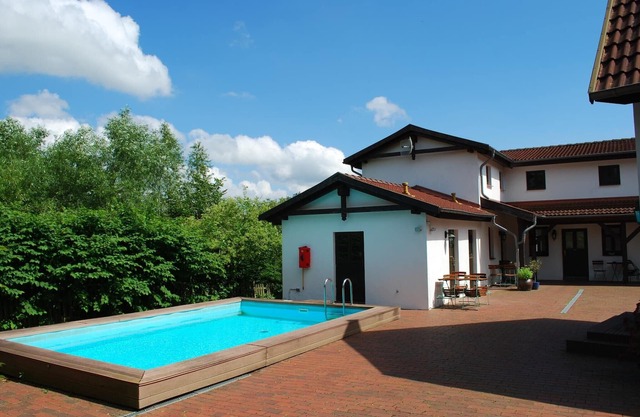 Belle maison de vacances à Dargun avec piscine