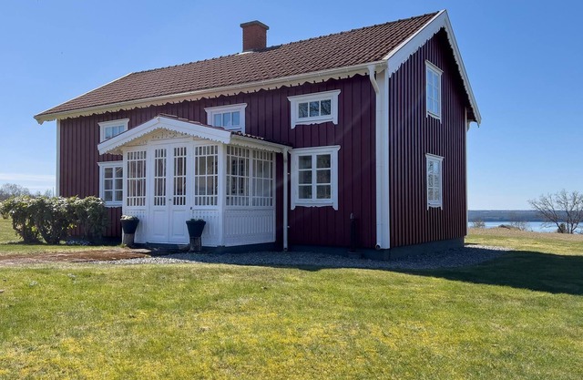 Schöne Hütte mit Zugang zum Seeblick, Kamin, Boot und Badebereich