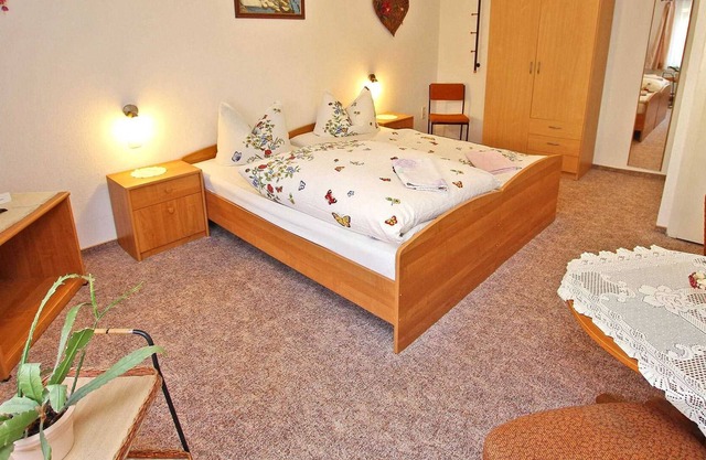 Schw 1052 - Zimmer2 - Gästezimmer Malchin Schw 1050