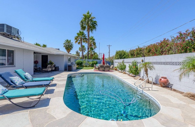 Séjour de luxe dans la vieille ville de Scottsdale avec piscine chauffée et green