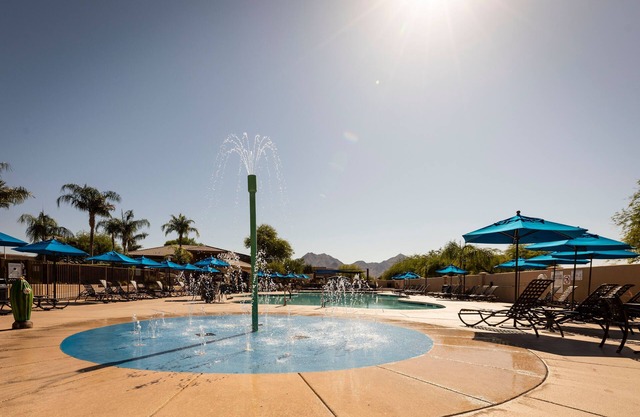Scottsdale Links Resort - 2 BEDROOM 1 KING 1 QUEEN SUITE WITH ACCESSIBLE TUB
