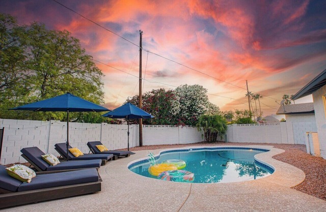 Scottsdale Piña Bonita - 3BR w/ Private Batting Cage & Pool