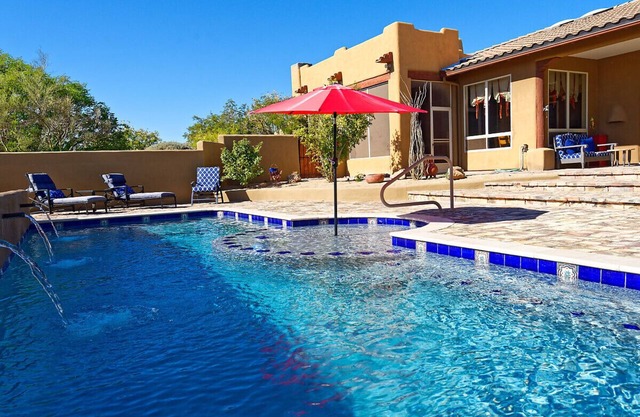 Scottsdale Villa - Spacious Golfing retreat, 4 Private patios, Pool-Game Room