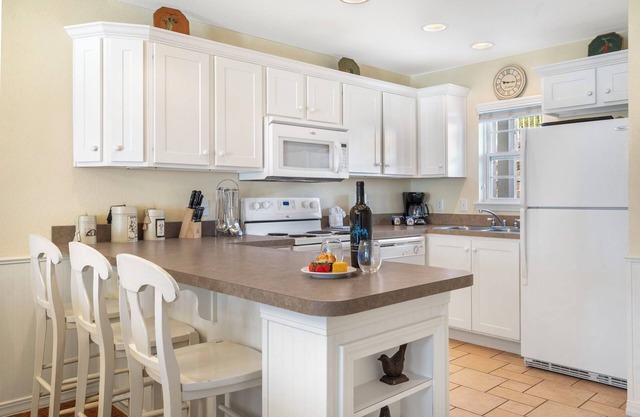 Screened In Porch-Expansive Condo-Table Rock Lake Access-Free Attraction Tickets