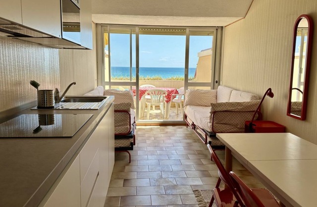 SE084 - Senigallia, new sea front apartment at the ''Pyramids''