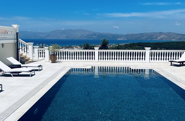 Mer et montagnes. Belle villa avec une vue imprenable