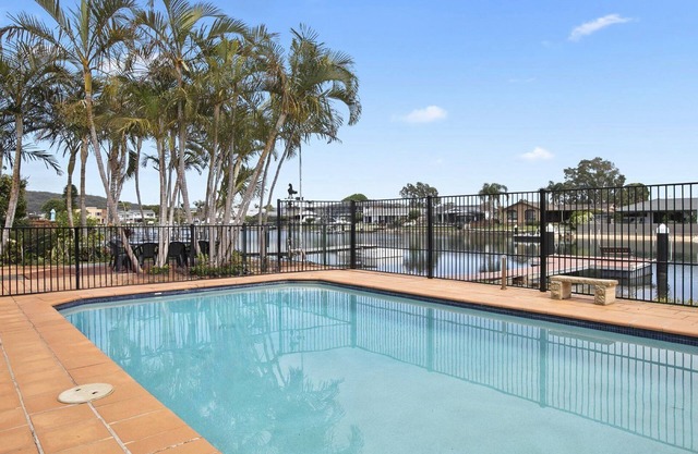 Sea Breeze Escape, TOP NOTCH