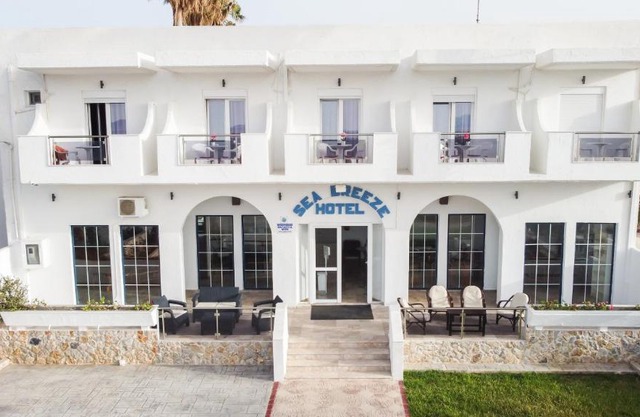 Sea Breeze Hotel