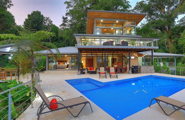 Sea Breeze II Luxury 9 BR Oceanview Estate entre Dominical et Manuel Antonio