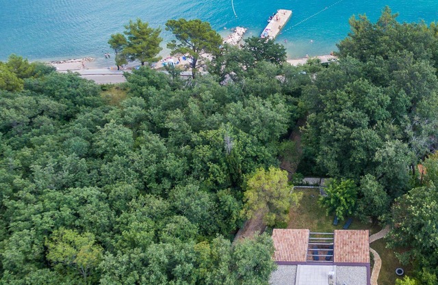 5 étoiles - Villa en bord de mer avec beau jardin sur vaste propriété privée
