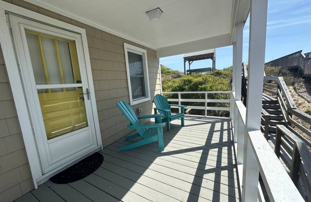 Sea Captain's Cottage Oceanfront