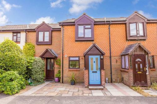 Sea Cloud - 2-bedroom House with Courtyard Garden