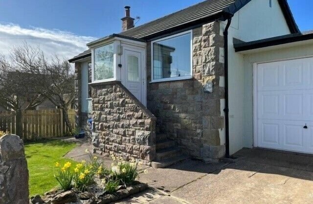 SEA CROFT, pet friendly, with open fire in Beadnell