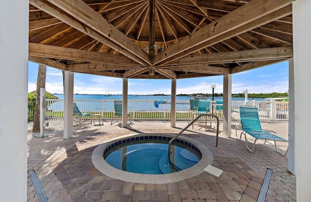 Sea Escape-Condo w/ Pool Hot Tub & Private Beach!