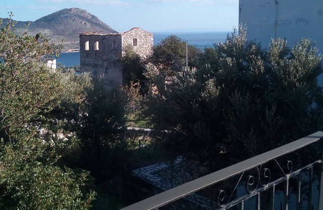 Retraite Mer-Esta Mani Mountain.