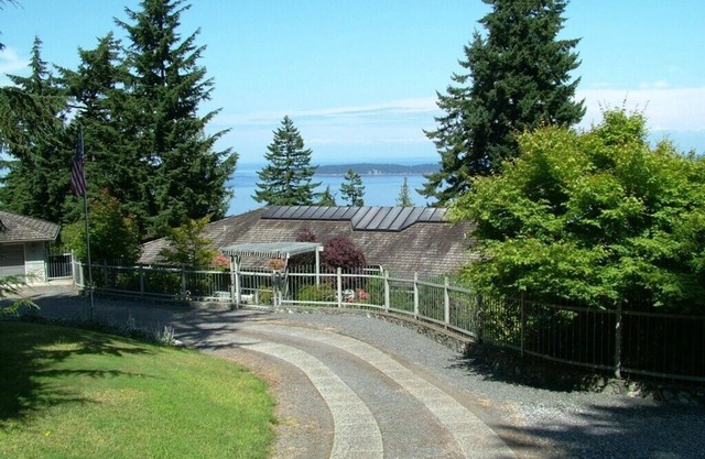 Maison d'hôtes Sea Forever. Une vue imprenable sur la mer et les montagnes. Animaux acceptés. Silencieux.