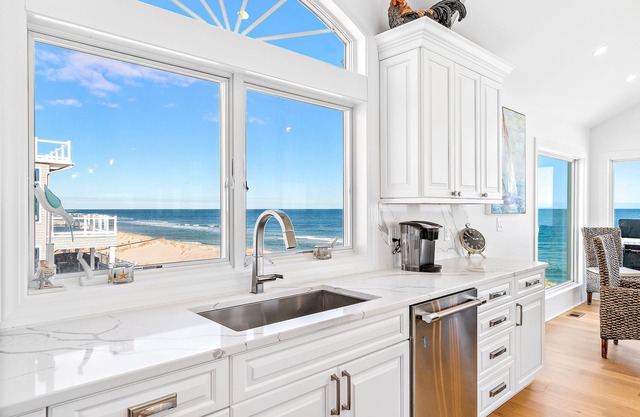 “Sea Forever” Holgate Oceanfront- pet friendly, elevator, 5 Br