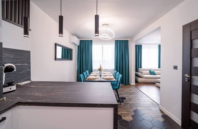 Sea Garden Heaven 2BR Apartment with Free Parking