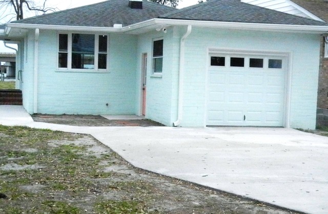 SEA GLASS COTTAGE WATERFRONT