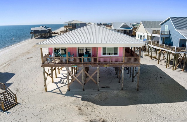 Sea Krewe~Beachfront~Sleeps 10~Updated
