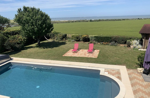 Maison à l'Houmeau avec vue mer imprenable face à l'ile de Ré