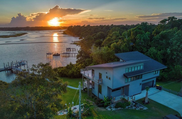 Waterfront 4BR, Boater's & Nature Lover's Dream w/ Private Boat Dock and Sunsets