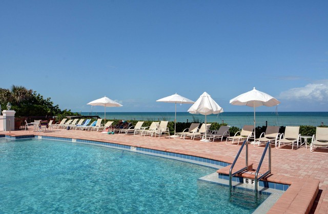 PLAGE, TENNIS ET PLUS - SITUATION FANTASTIQUE - - GRAND AOÛT. & SEPT. LES TAUX!!!