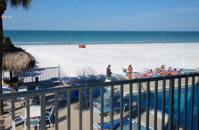 Sea Oats Beach Resort by Liberte