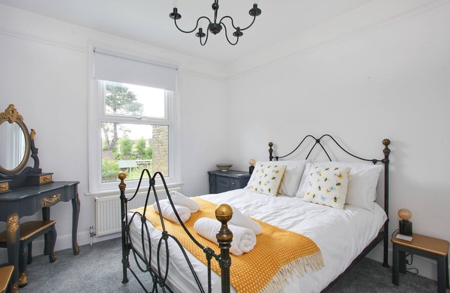Sea Salt Cottage - Dog friendly, mins to beach, Nr to many Golf clubs