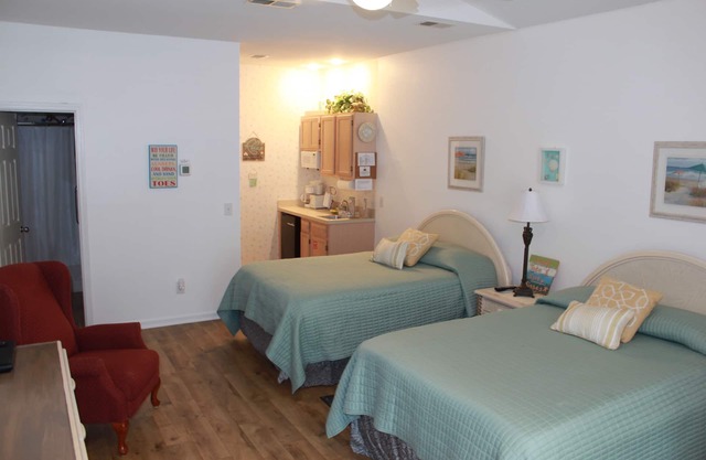 Sea Trail Resort--Beach 1 Mile, Ground Level, Linens Provided, No Cleaning Fee