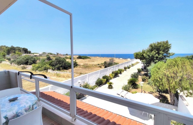 Sea view apartment, fully equipped kitchen, free WiFi connection free parking