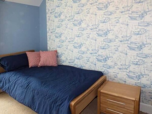 Sea View Apartment, LLANFAIRFECHAN