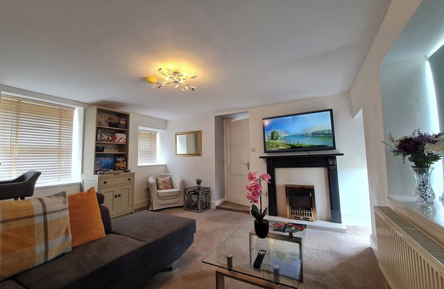 Sea View Cottage Near Snowdon & Coastal Trails