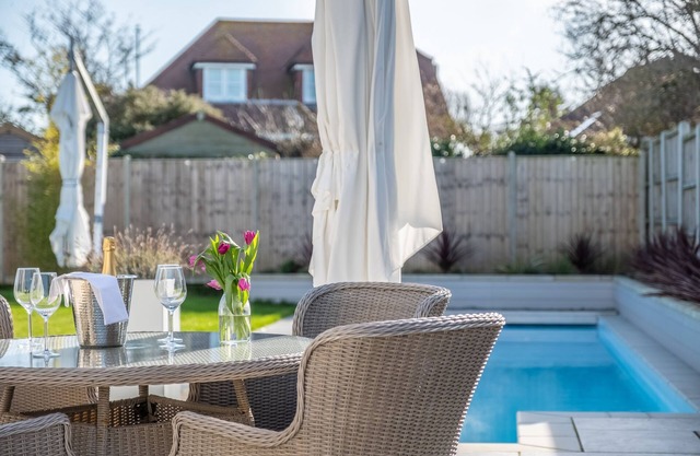 Step through this lovely detached seaside property and you’ll discover a very light and bright retre