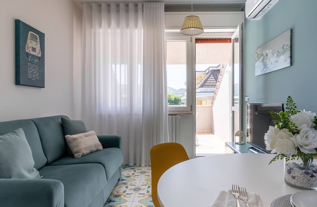 SEA VIEW PENTHOUSE WITH PARKING SPACE