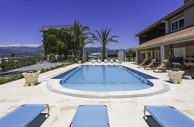 Sea View Terrace Big Villa w Pool 5 min to Beach