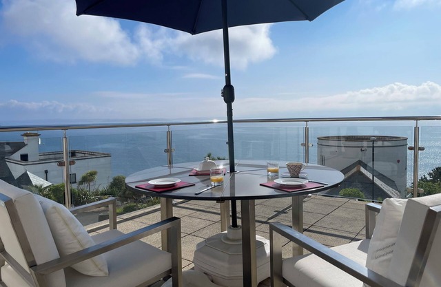 Sea Views and Luxury, fishing village.. a house of dreams.. a holiday to cherish