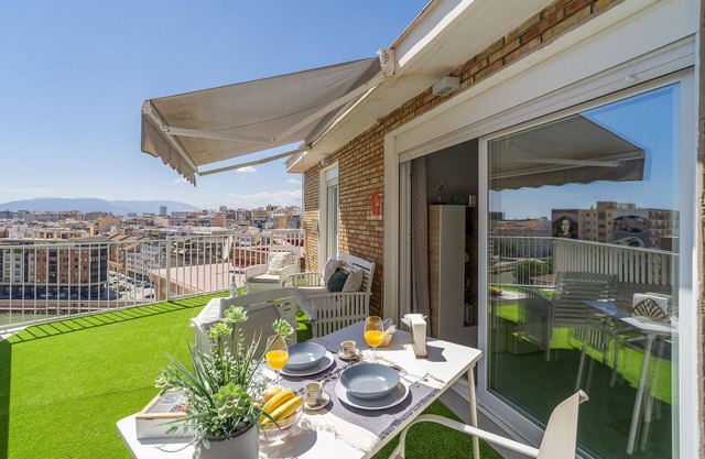 PENTHOUSE DE LUXE ET VUE SUR LA MER CENTRE VILLE (4PAX) - TERRASSE - WIFI GRATUIT