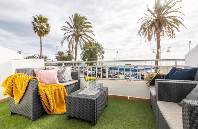 Sea & Wave Pedregalejo Beach Apartment