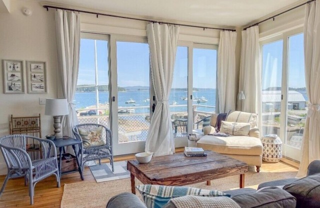 Seabreeze on the Harbor - Stunning Island Retreat perched on Stonington Harbor