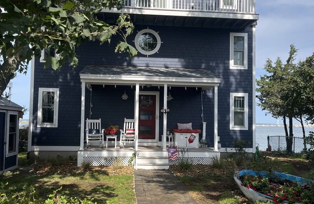 Seabrook Beach waterfront harbor home Stunning views-dog friendly