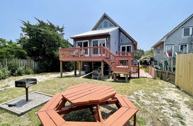 SeaClusion II: Two-story vacation rental duplex