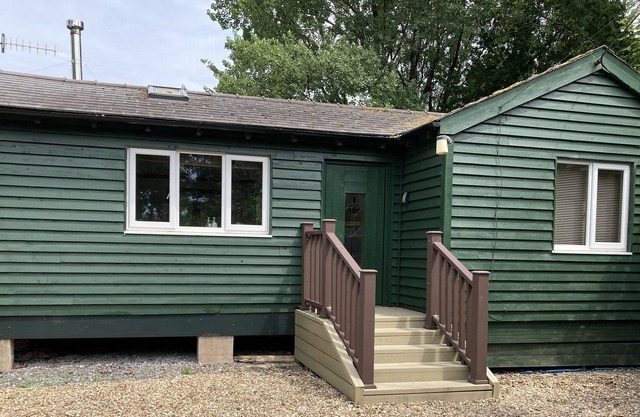 Seadrift Cabin, LLANSTEFFAN