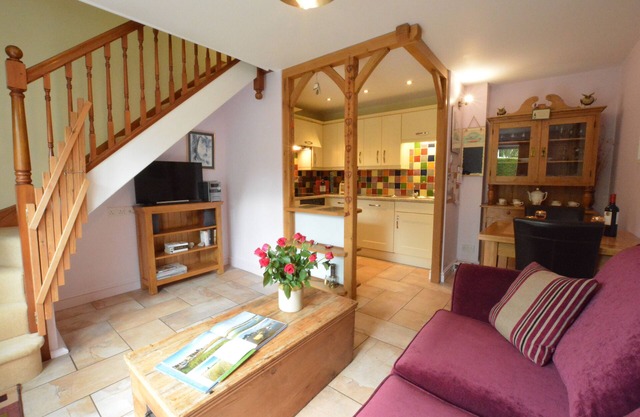 SEAFARERS, pet friendly, character holiday cottage in Fressingfield