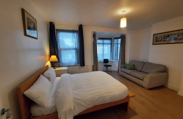 Seafront Bliss Apartment in Clacton-on-Sea
