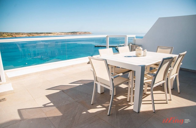 Seafront Penthouse With Unobstructed Sea Views
