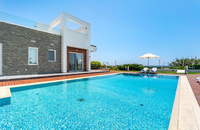 Seafront Villa Maya by Ruidoso Luxury