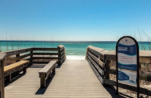 Seagrove 30A 2 bedroom plus bunks easy beach access -4 bikes