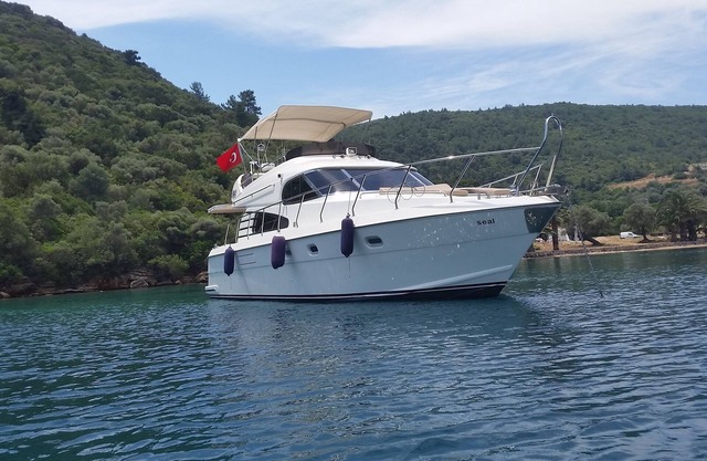Seal Motor Yacht disponible pour les locations à la journée et à plusieurs jours à Antalya